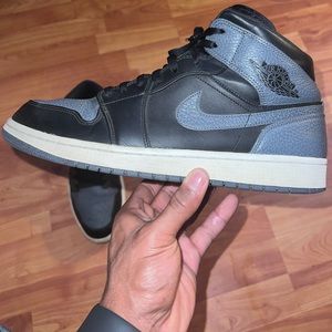 Jordan 1 Retro Mid - “Black Dark Grey” (2017) SIZE 12